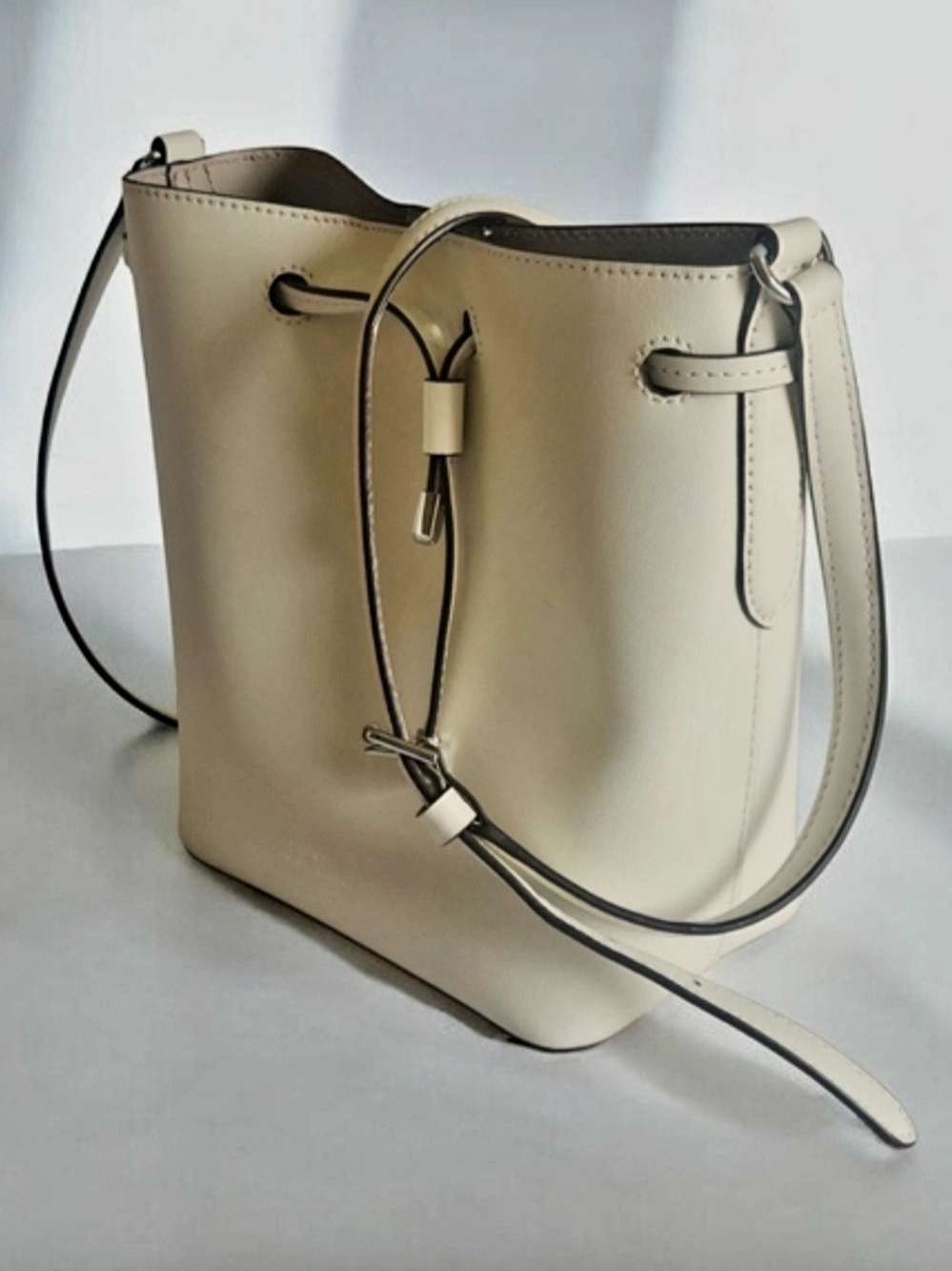 Ralph Lauren Cream Bucket Bag Women's Ajustable Strap